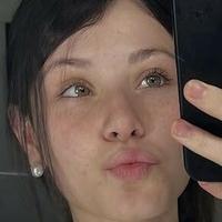 Абріль Мілагрос Оголені