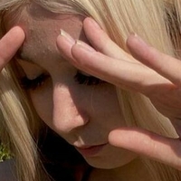 Аджінкейлі Оголені