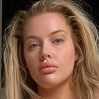 Аліс Джиммі Оголені