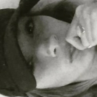 Аліса Шарбоне Оголені