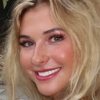 Еллі Брінк Оголені