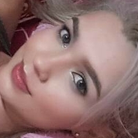 Анджела Р Оголені
