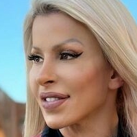 Анна Луїза Фрейтас Оголені