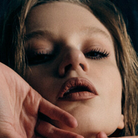 Енні Кіншова Оголені