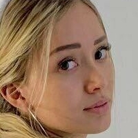 Аріела Торрес Оголені