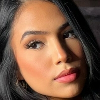 Ешлін Ніколь Оголені