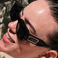 Біллі Айліш Оголені