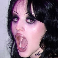 БрукШаркс Оголені