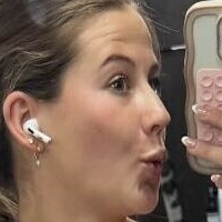 Кейлі Маккей Оголені