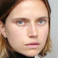 Като Ван Е Оголені