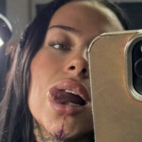 Чарлі Макмахон Оголені