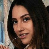 Сіра Неррі Оголені