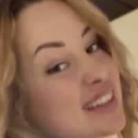 Клері С. Оголені