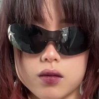 Клаудія Рю Оголені