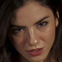 Делая Гонсалес Оголені