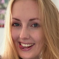 Айлін Софія Оголені