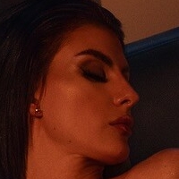 Еллазахіра Оголені