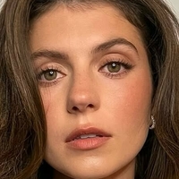 Емілі Бейдер Оголені