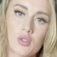 Емілі Нослер Оголені