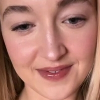 Емілі Пепероні Оголені