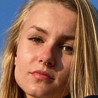 Емміс Фіт енд Сокс Оголені