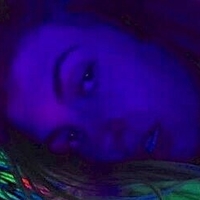 Еммзззі Оголені