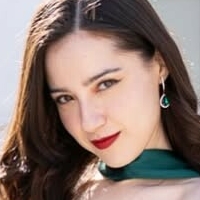 ессаале Оголені