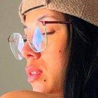 Естеффаніакc Оголені