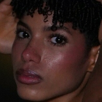 Естефані Гутьєррес Оголені