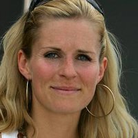 Ів Шир Оголені