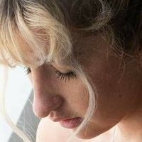 Джорджія Луїз Оголені