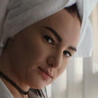 Гессі Фосса Оголені