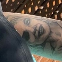 Ханна Сімоес Оголені