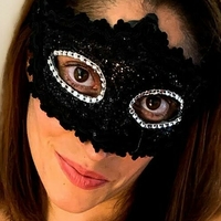 Хотвайф Ніллі Оголені