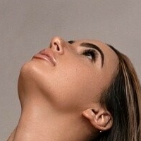 Ізабель Аріана Оголені