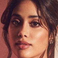 Джанхві Капур Оголені