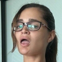 Жоселін Гомес Оголені