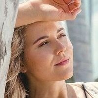 Жозефін Брессел Оголені