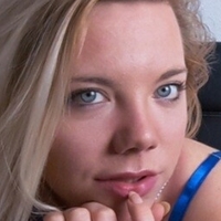 Юле Штерн Оголені