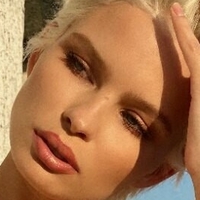 julialogan Оголені