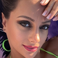 Кейлайн Айленд Оголені