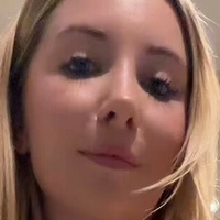 Кеті Джікапс Оголені