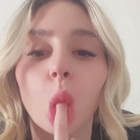 Кейбейкер Оголені