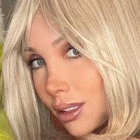 Кікі Деніелс Оголені