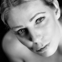 Крістін Рока Оголені