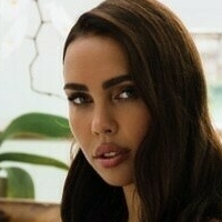 Ксенія Царицина Оголені