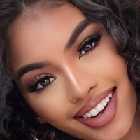 Леді Емілі Оголені