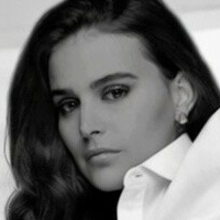 Лара Офішіал Оголені