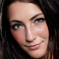 Лаура Фармс Оголені