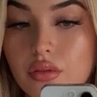 Лаура Новаера Оголені